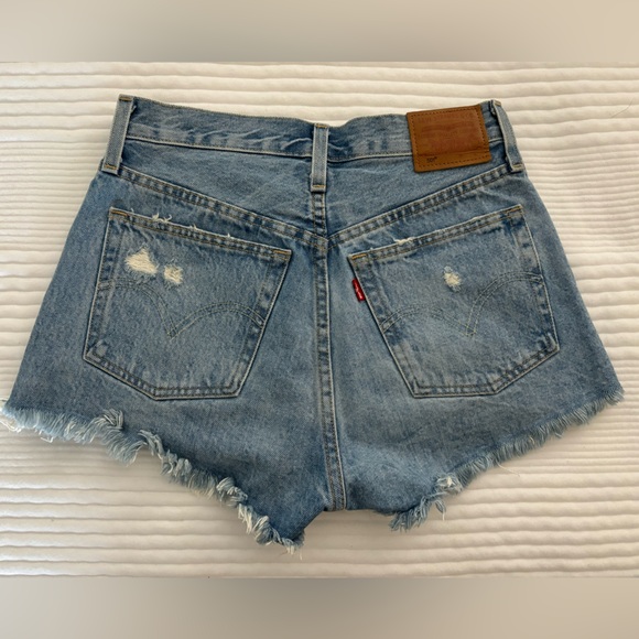 Levi’s 501 High Rise Shorts - Picture 5 of 5